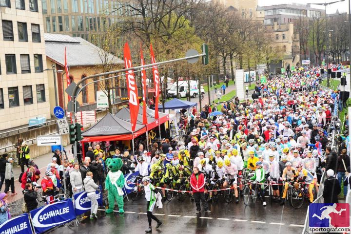 Spannung kurz vor dem Start - mittendrin auch vier GWA-Radsportler